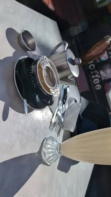 Little Paris Café