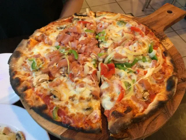 Liza’s Woodfired Pizza