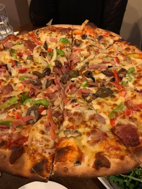 Liza’s Woodfired Pizza