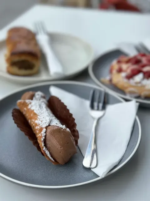 Locantro Bakery