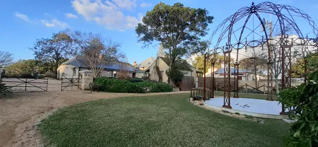 Lochiel House
