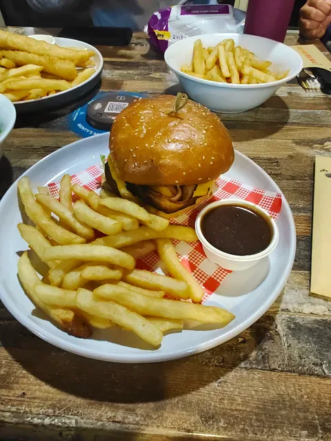 Lockies Hotel
