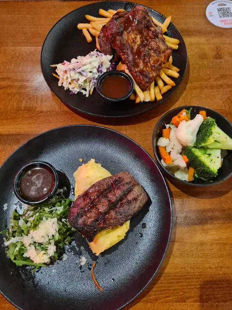 Lone Star Rib House & Brews Ed Square