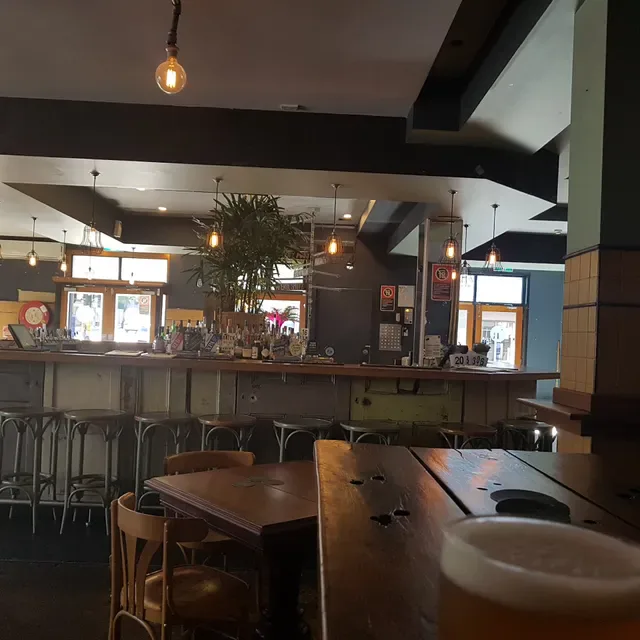 Lord Raglan Hotel