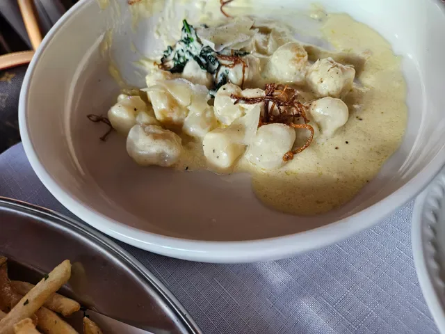 Lorraine's Bistro