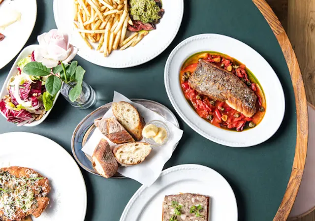 Lorraine's Bistro