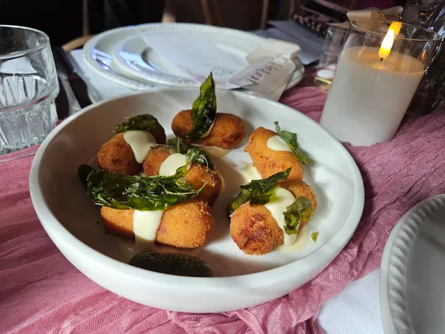 Lorraine's Bistro