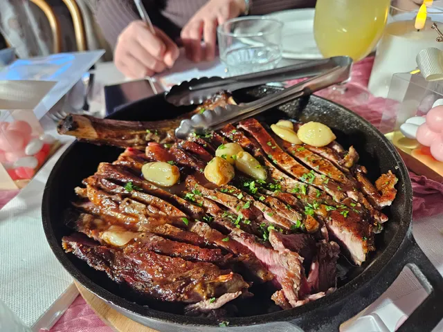 Lorraine's Bistro