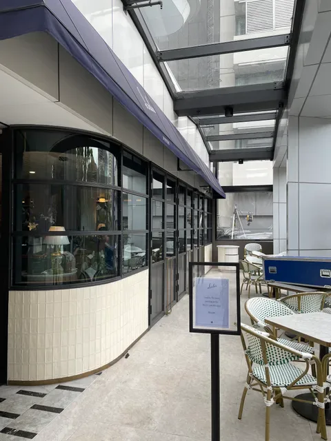 Loulou Bistro, Boulangerie & Traiteur