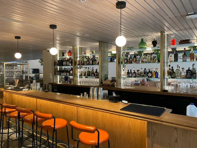 Loulou Bistro, Boulangerie & Traiteur