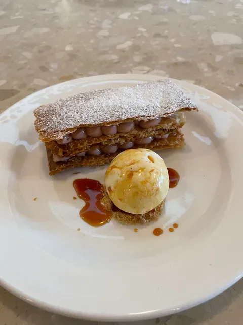 Loulou Bistro, Boulangerie & Traiteur