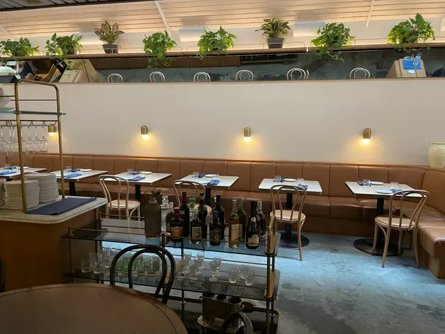 Loulou Bistro, Boulangerie & Traiteur