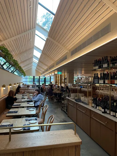 Loulou Bistro, Boulangerie & Traiteur