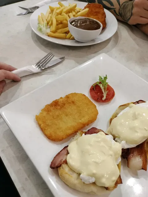 Lucie's Cafe