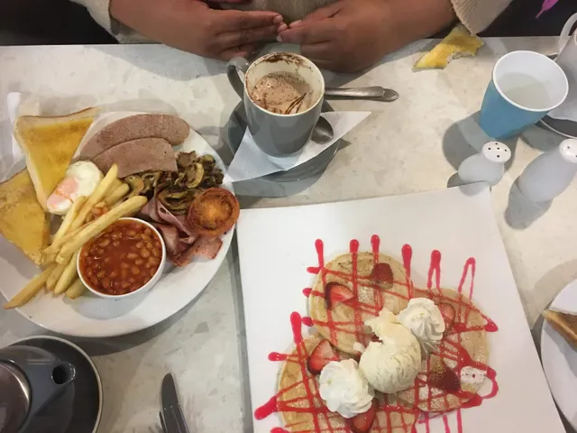 Lucie's Cafe