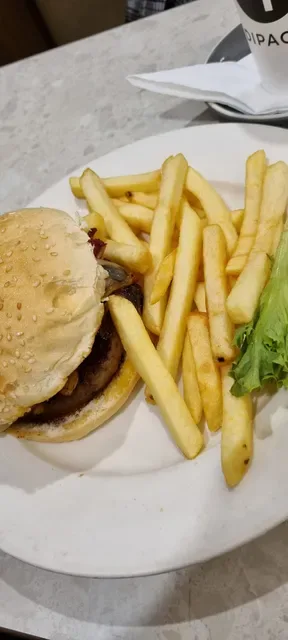 Lucie's Cafe