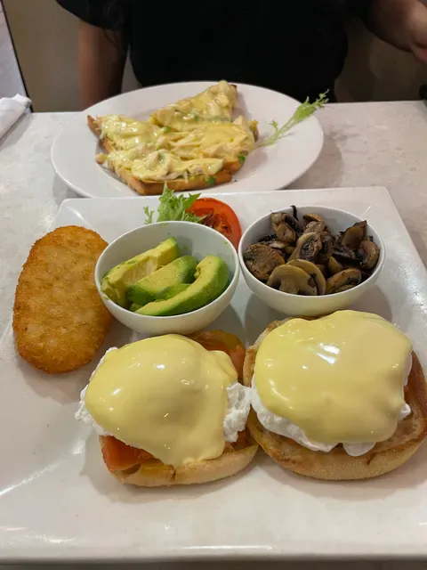 Lucie's Cafe