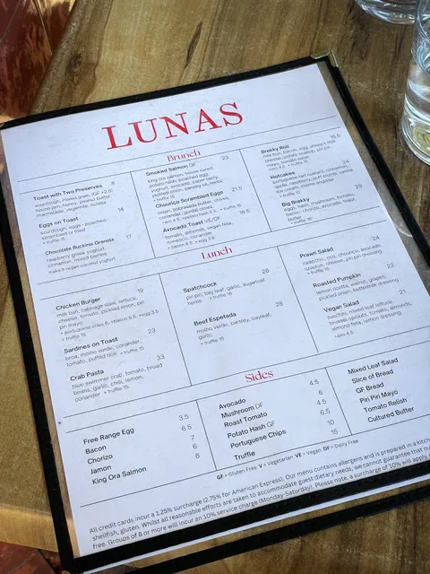 Lunas