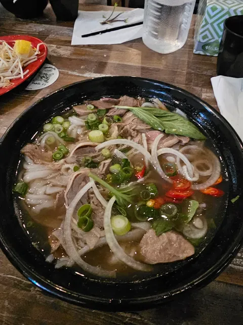 Madam Pho Newington
