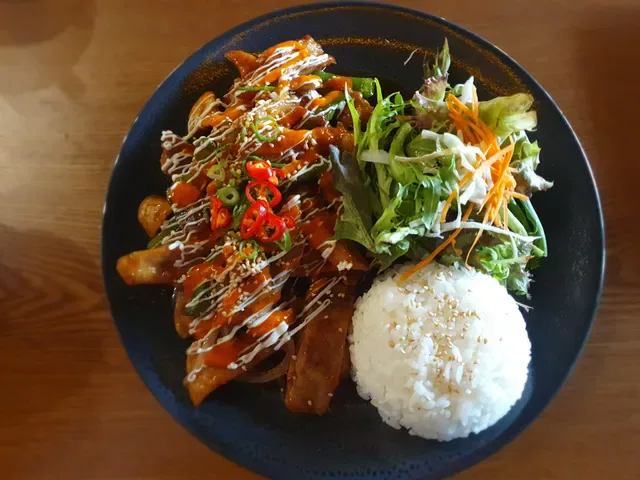 MakiMoto Macarthur Square