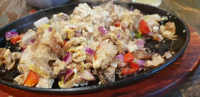 Mama Lor Restaurant & Bakery