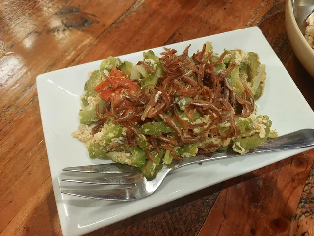 Mama Lor Restaurant & Bakery
