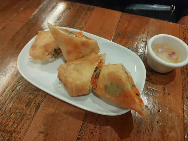 Mama Lor Restaurant & Bakery
