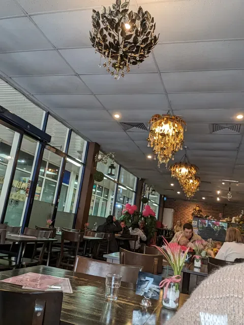 Manee Manee Thai Restaurant