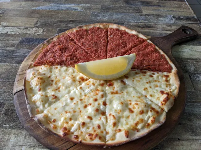 Manoush on Queens