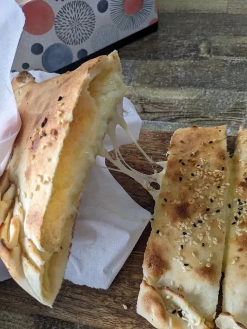 Manoush on Queens
