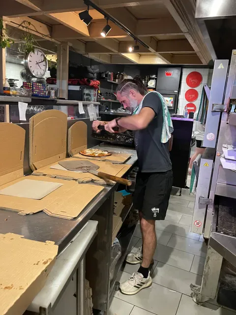 Marilyna's Famous Pizza Cremorne