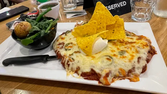Mike's Grill & Bar Engadine
