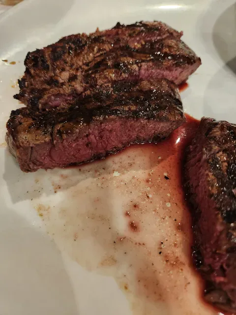 Mike's Grill & Bar Engadine