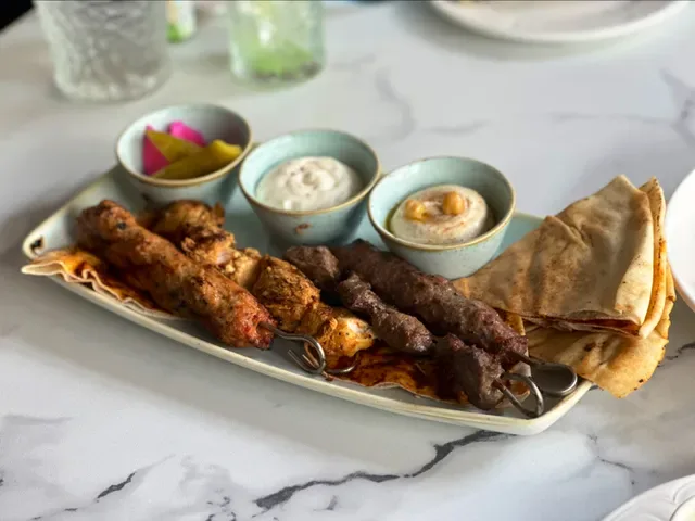 Missony bar & Restaurant Newtown