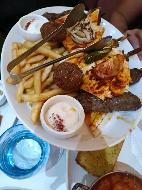 Missony bar & Restaurant Newtown