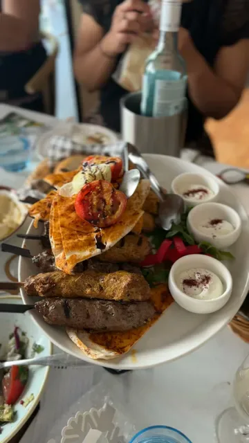 Missony bar & Restaurant Newtown