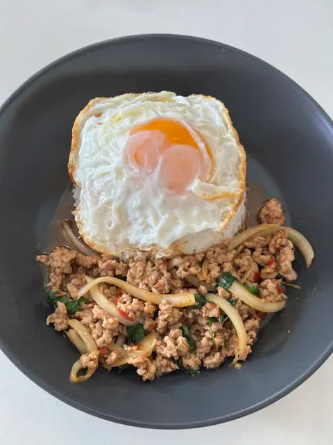 Mon Thai Eatery