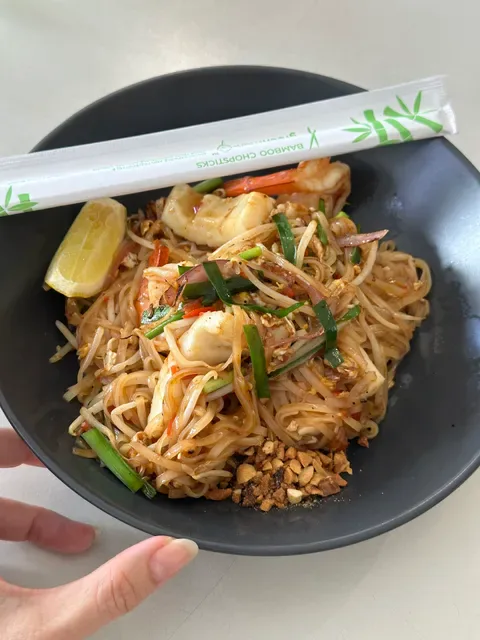 Mon Thai Eatery