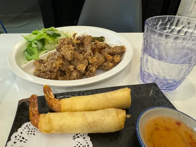 Mon Thai Eatery