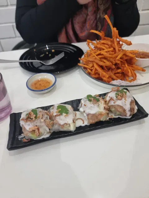 Mon Thai Eatery