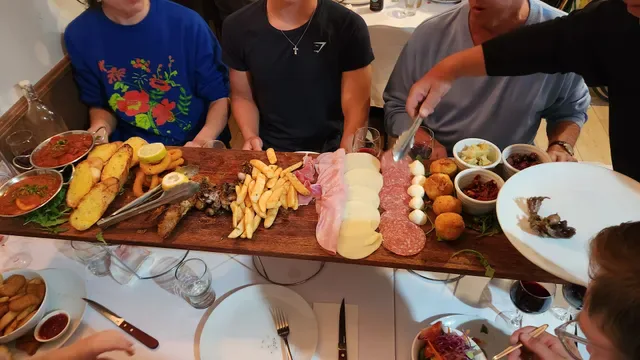 Monte Carlo Pizzeria Restaurant