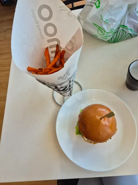 Moo Gourmet Burgers