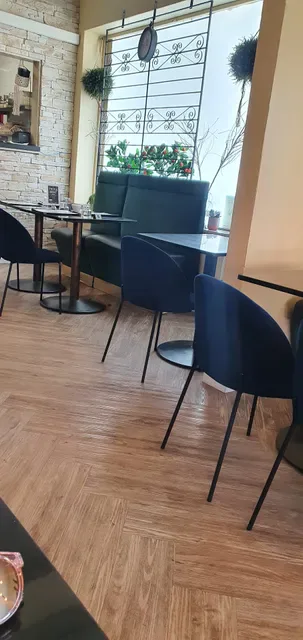THE DEN CAFE & BAR