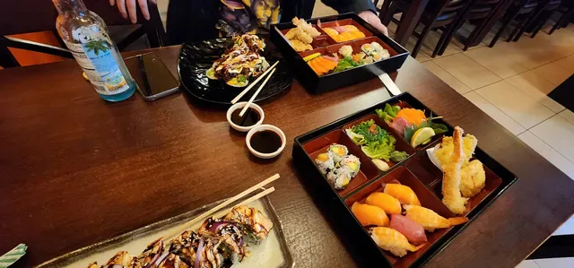 Moon's Sushi