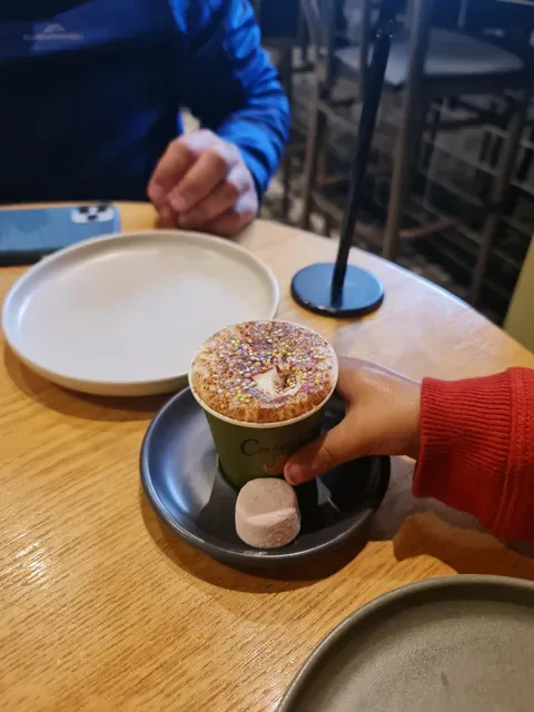 Moss Bros Dessert & Brunch Cafe