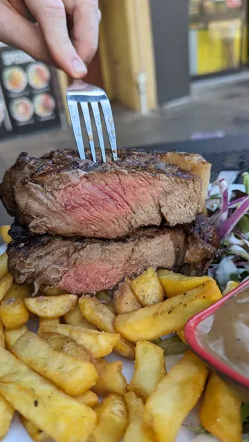 Mr B Eatery