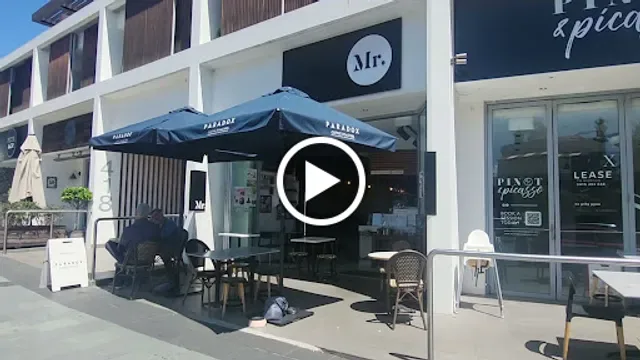 Mr.H Cafe and bar