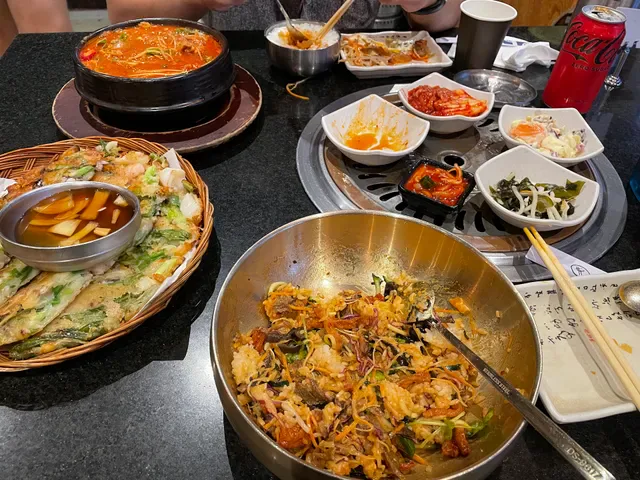 Myung jang and Obaltan restaurant