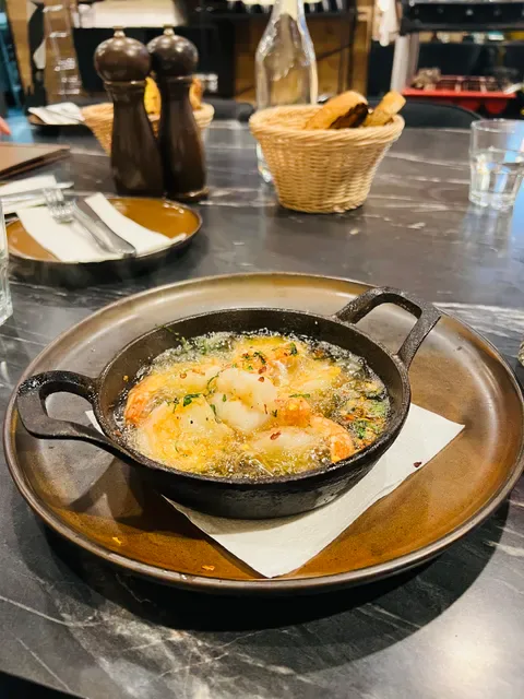 Neyvine Seafood & Grill