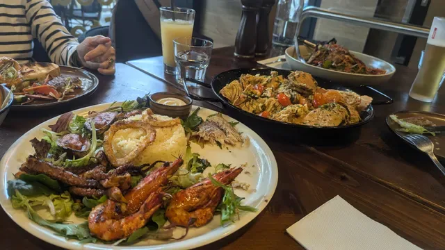 Neyvine Seafood & Grill